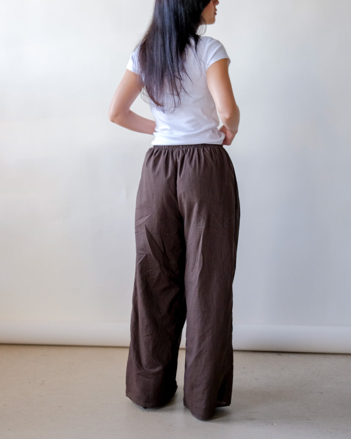 Simone Pant in Brown