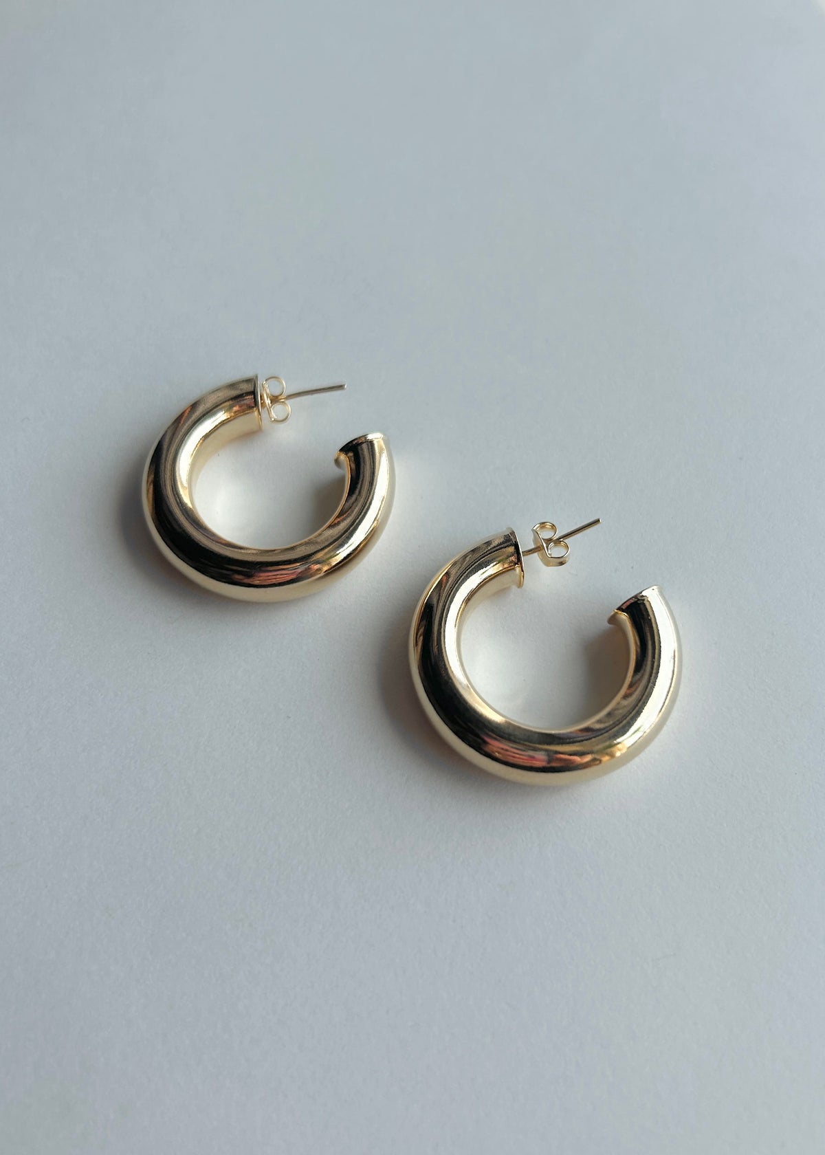 Rosewood Collection Medium Tube Hoop - Gold
