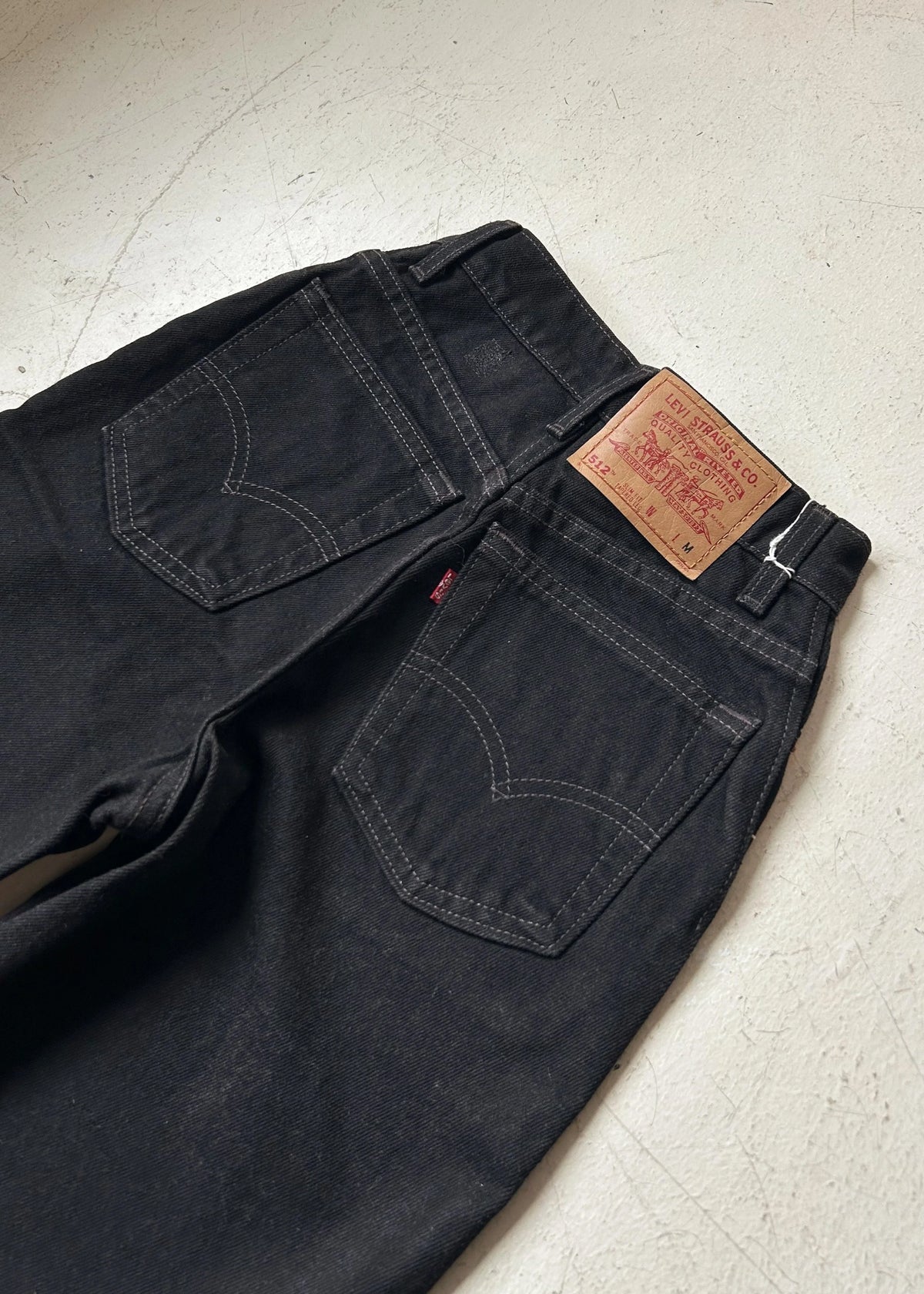 512 Levi 24x31