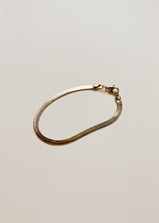 Omega Bracelet in Gold