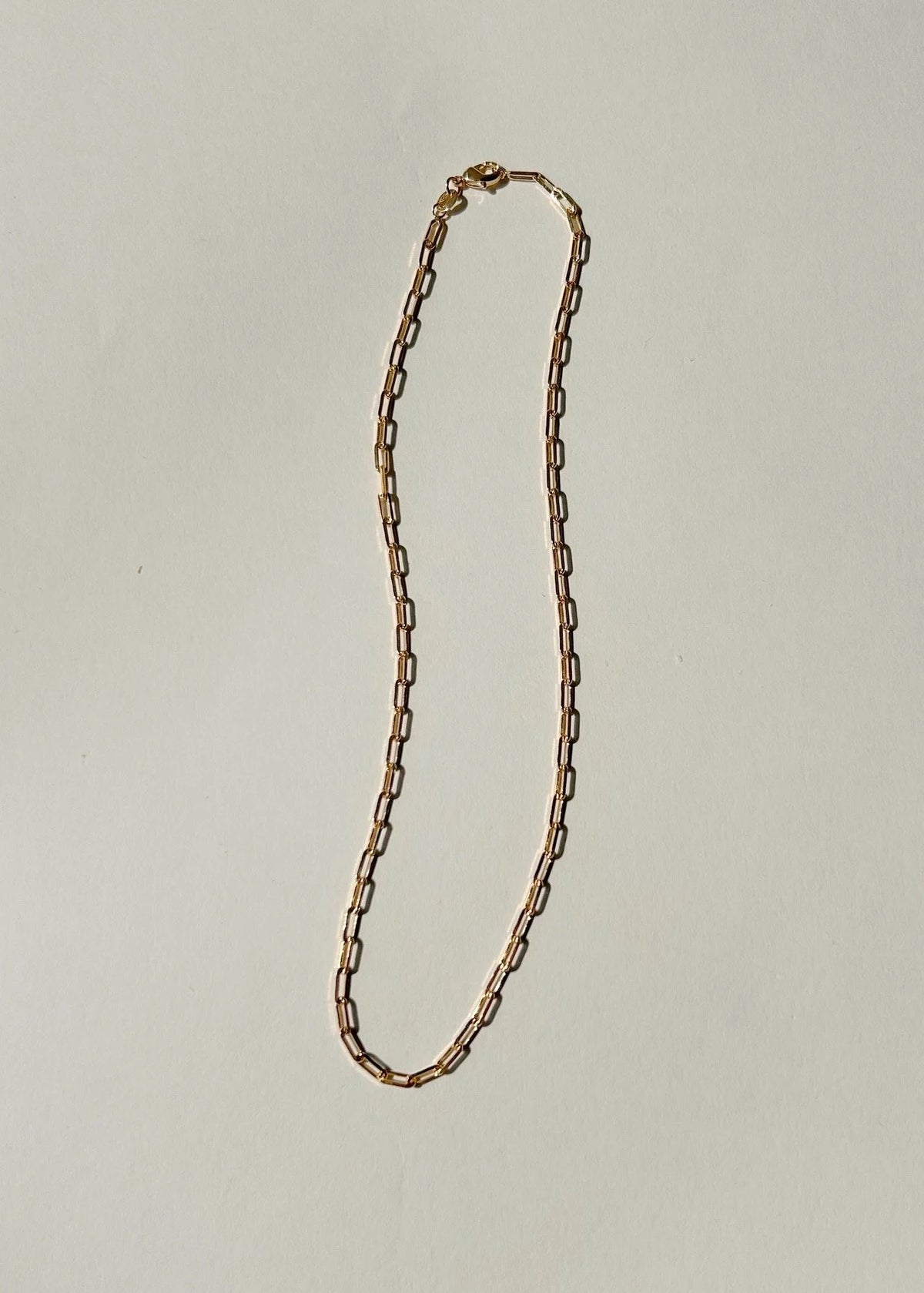Thin Paperclip Chain in Gold