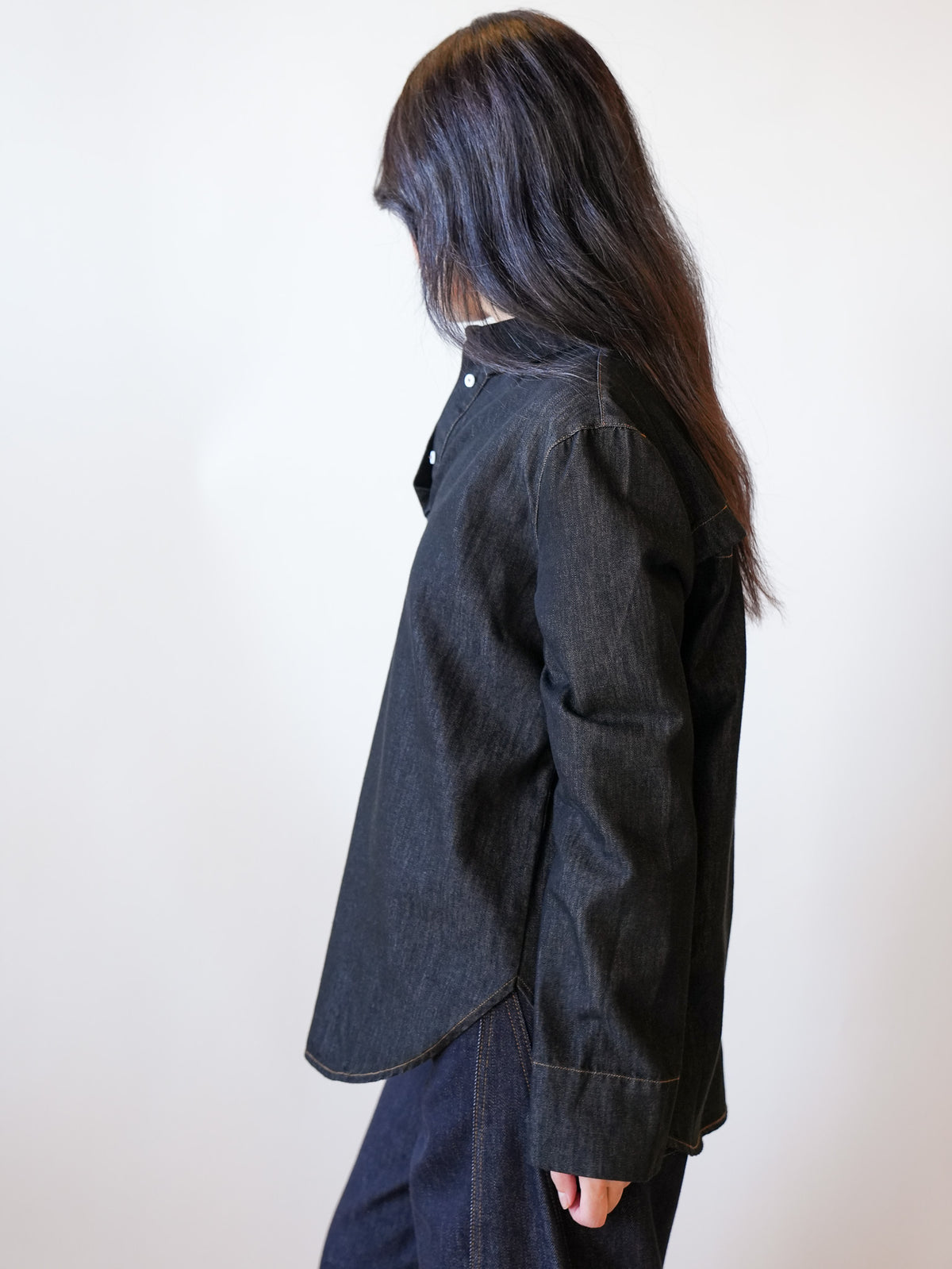 Henri Denim Pullover in Black Chambray