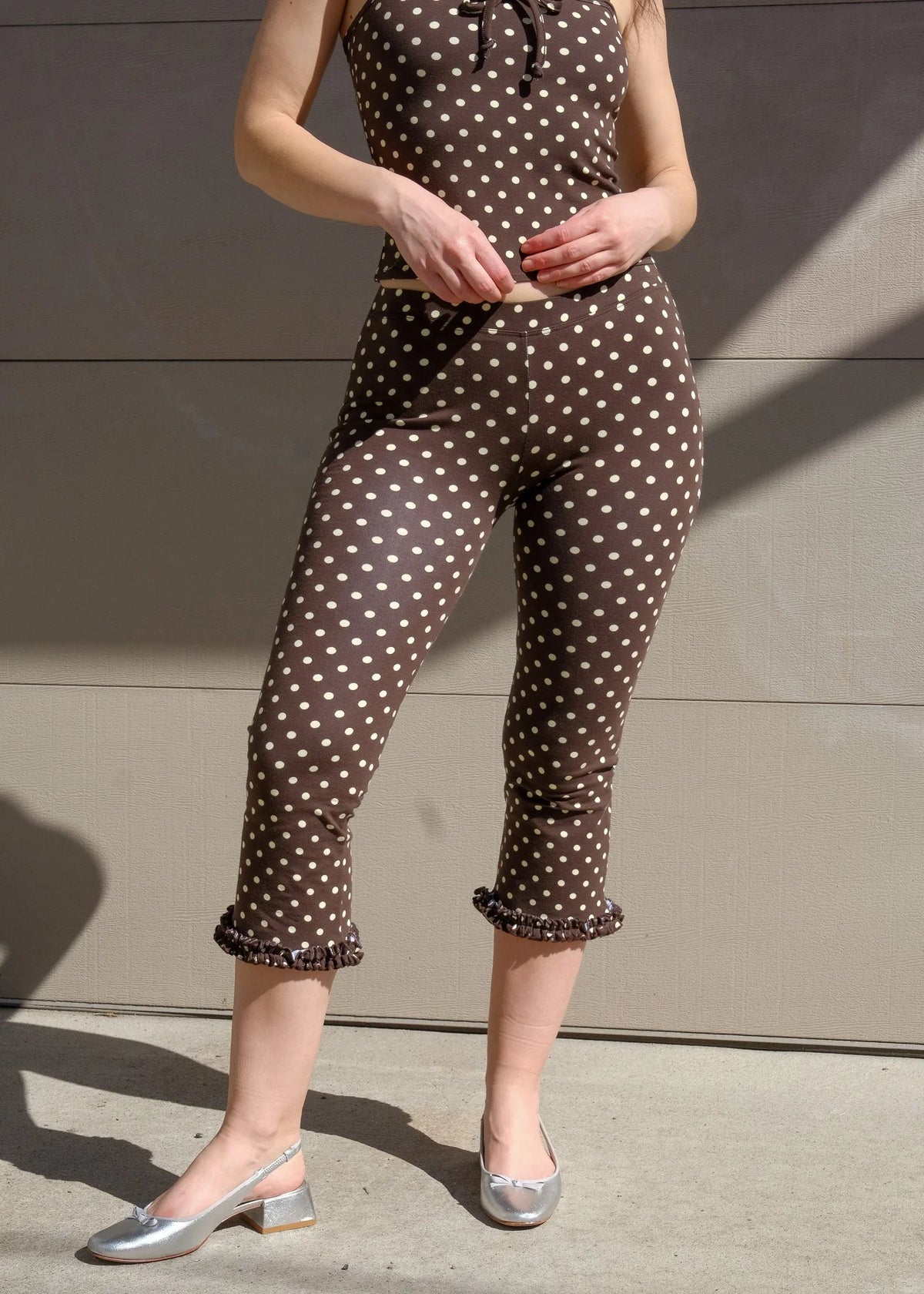 Ruffle Capri in Espresso Dot