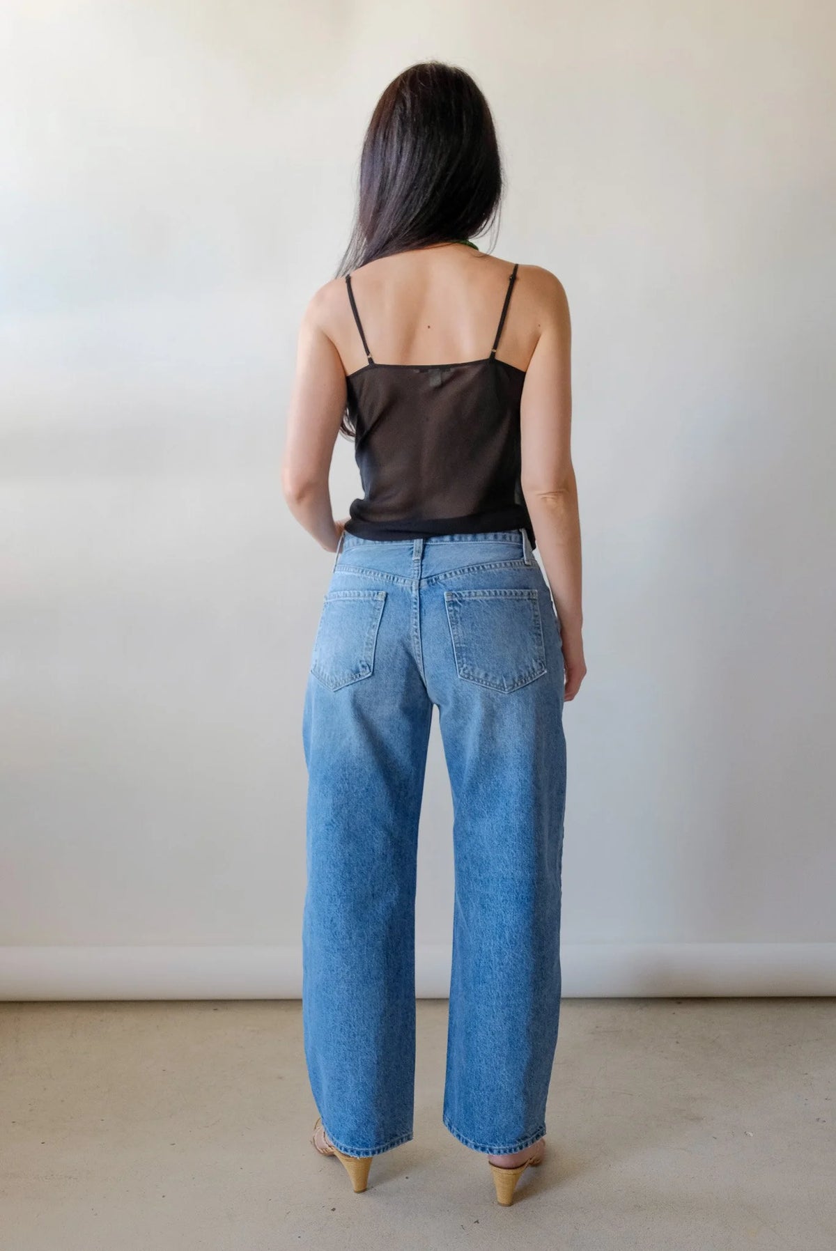 Clay Barrel Jean in Medium Wash