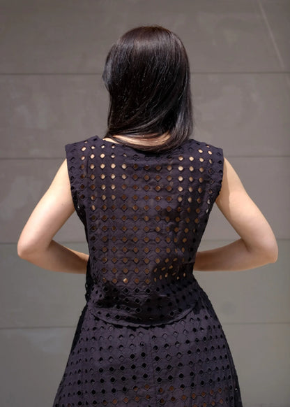 Olga Eyelet Crop in Black