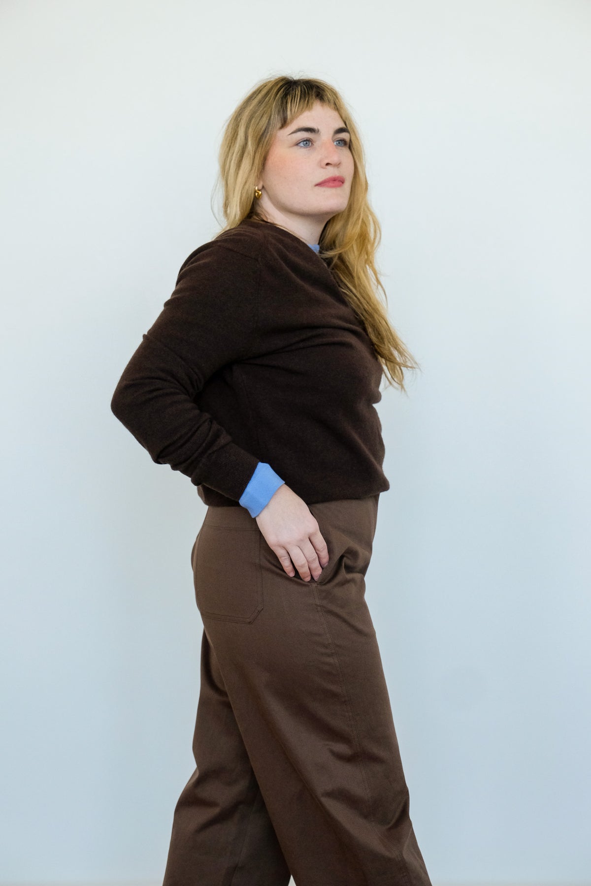 Cashmere Blend V-Neck Knit in Chocolate