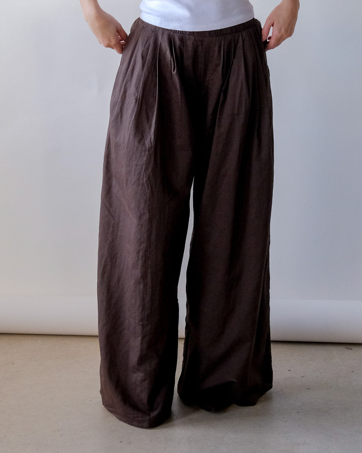 Simone Pant in Brown