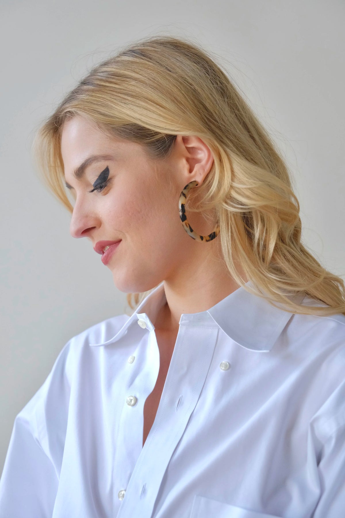 Machete Bold Hoops - Blonde Tortoise