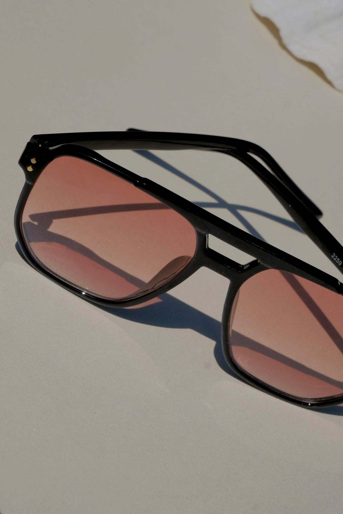 Fifth & Ninth Skye Sunglasses - Black/Rose