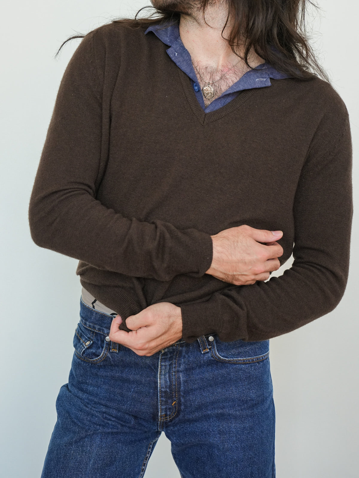 Cashmere Blend V-Neck Knit in Chocolate