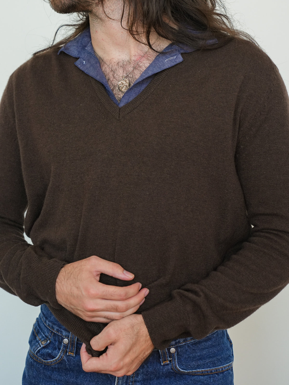 Cashmere Blend V-Neck Knit in Chocolate