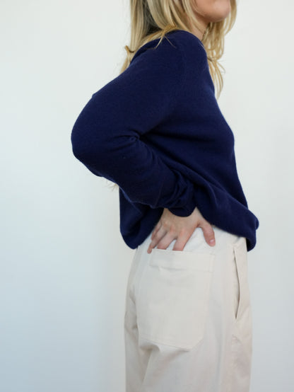 Cashmere V Neck Pullover in Navy